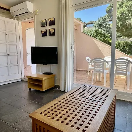 Ava Senia 4-1 Apartment