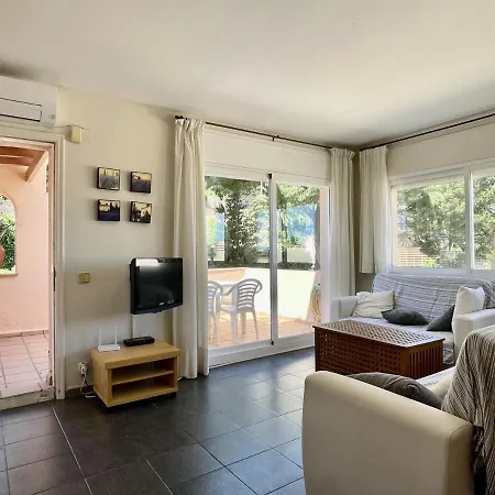 Appartement Ava Senia 4-1 *